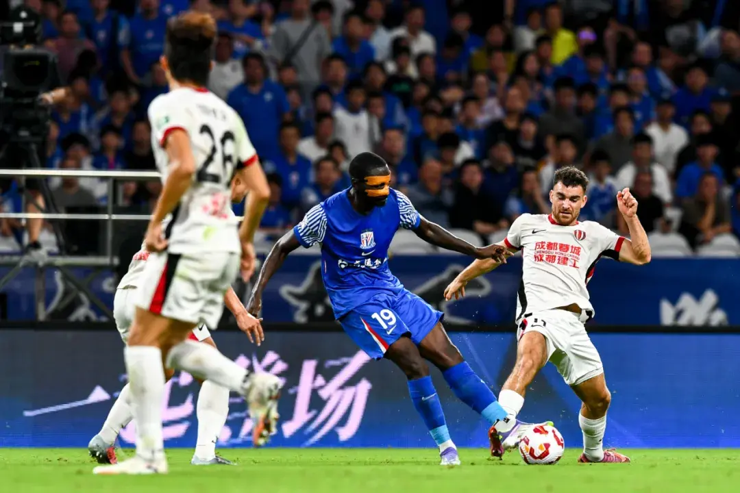 通过强度击, 了队伍的整, 海海港的胜